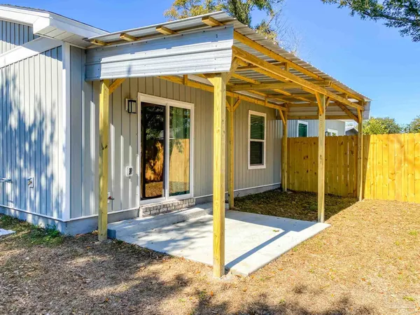 $1,695 | 5170 Burlington Avenue, Pensacola, FL 32505