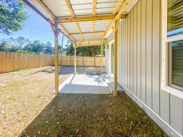 $1,695 | 5170 Burlington Avenue, Pensacola, FL 32505