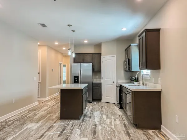 $1,695 | 5170 Burlington Avenue, Pensacola, FL 32505