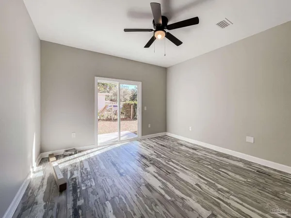 $1,695 | 5170 Burlington Avenue, Pensacola, FL 32505