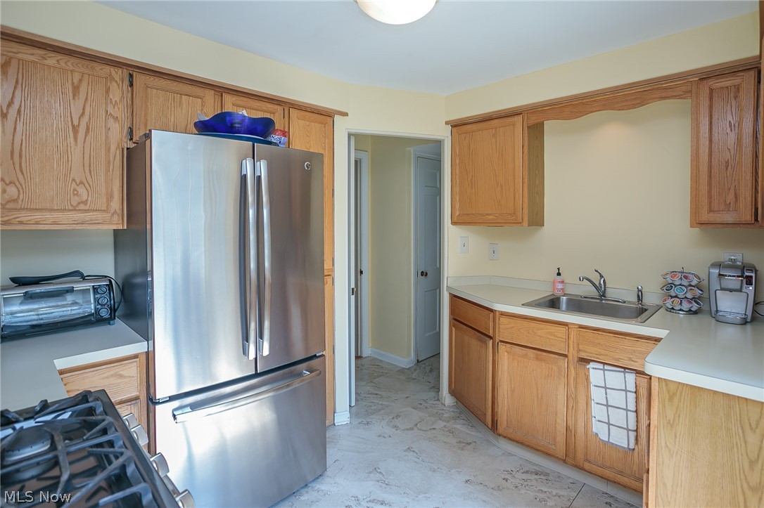 865 Cambridge Road Cleveland Heights, OH 44121 - Photo 7 of 27 Gallery Image 7