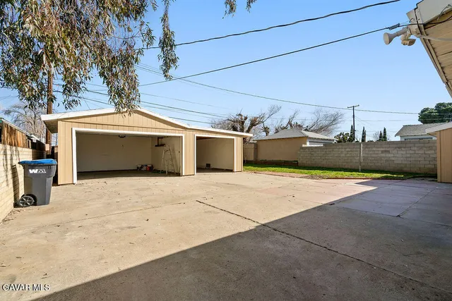 $369,950 | 44152 Elm Avenue, Lancaster, CA 93534