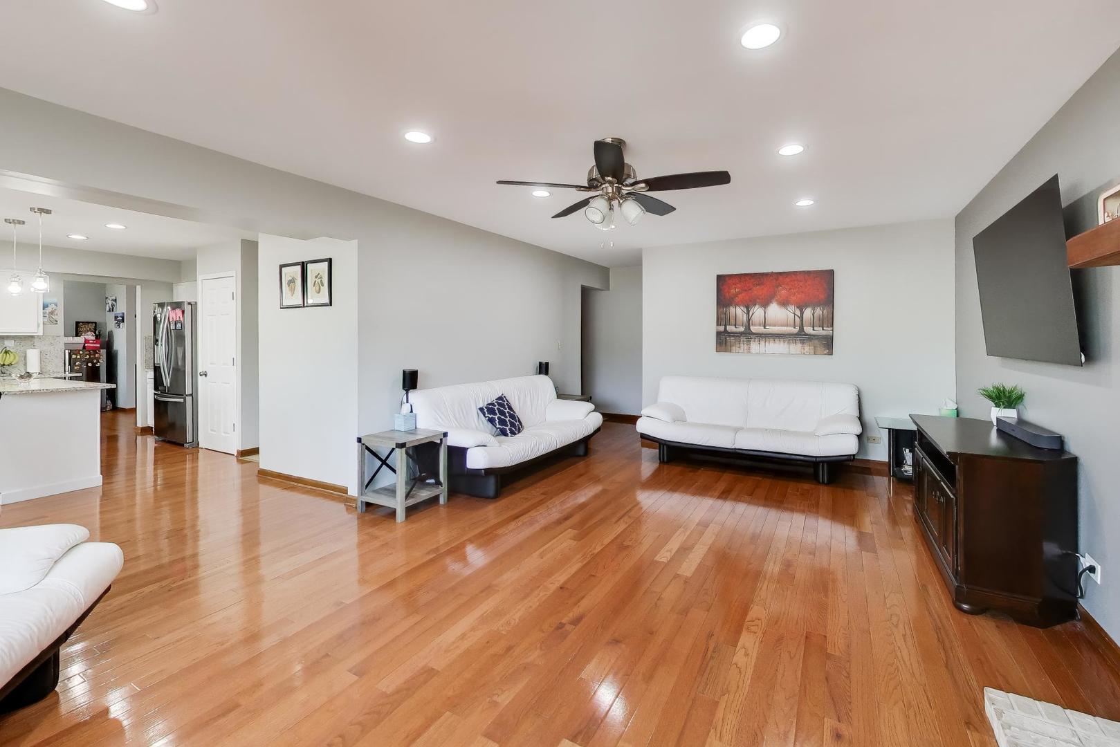 1075 Longford Road Bartlett, IL 60103 - Photo 16 of 53