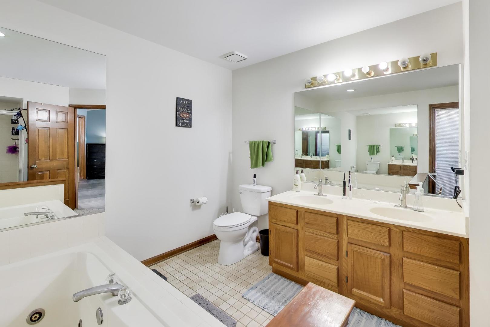 1075 Longford Road Bartlett, IL 60103 - Photo 28 of 53