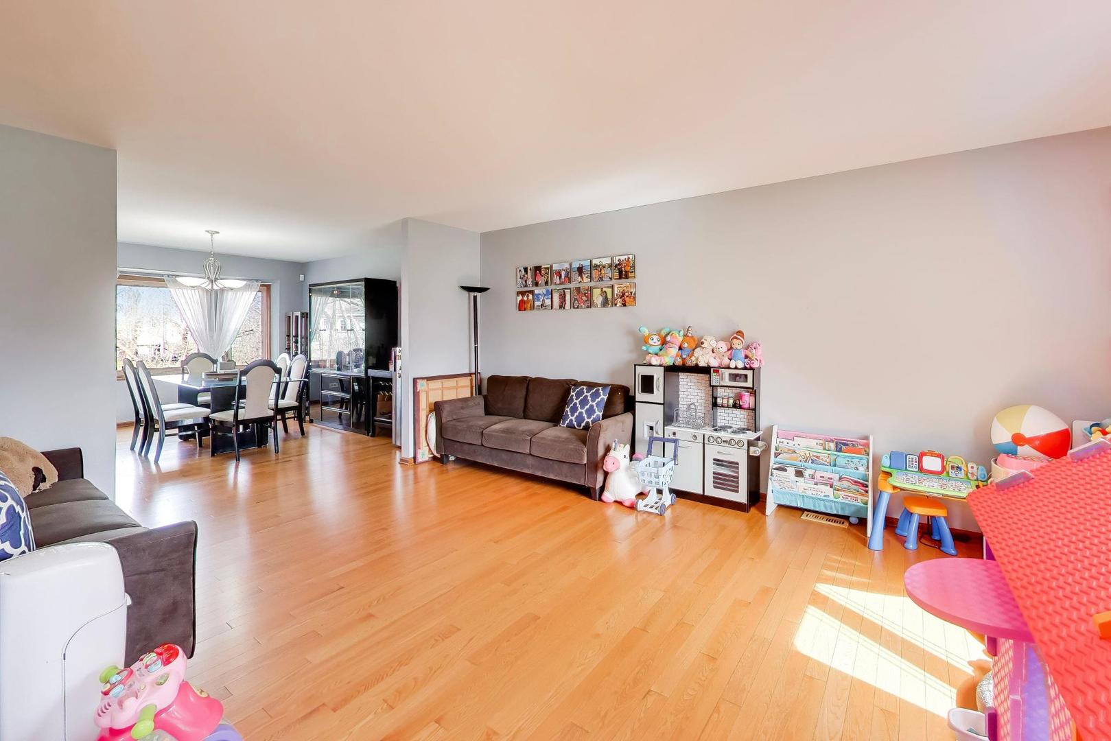 1075 Longford Road Bartlett, IL 60103 - Photo 6 of 53