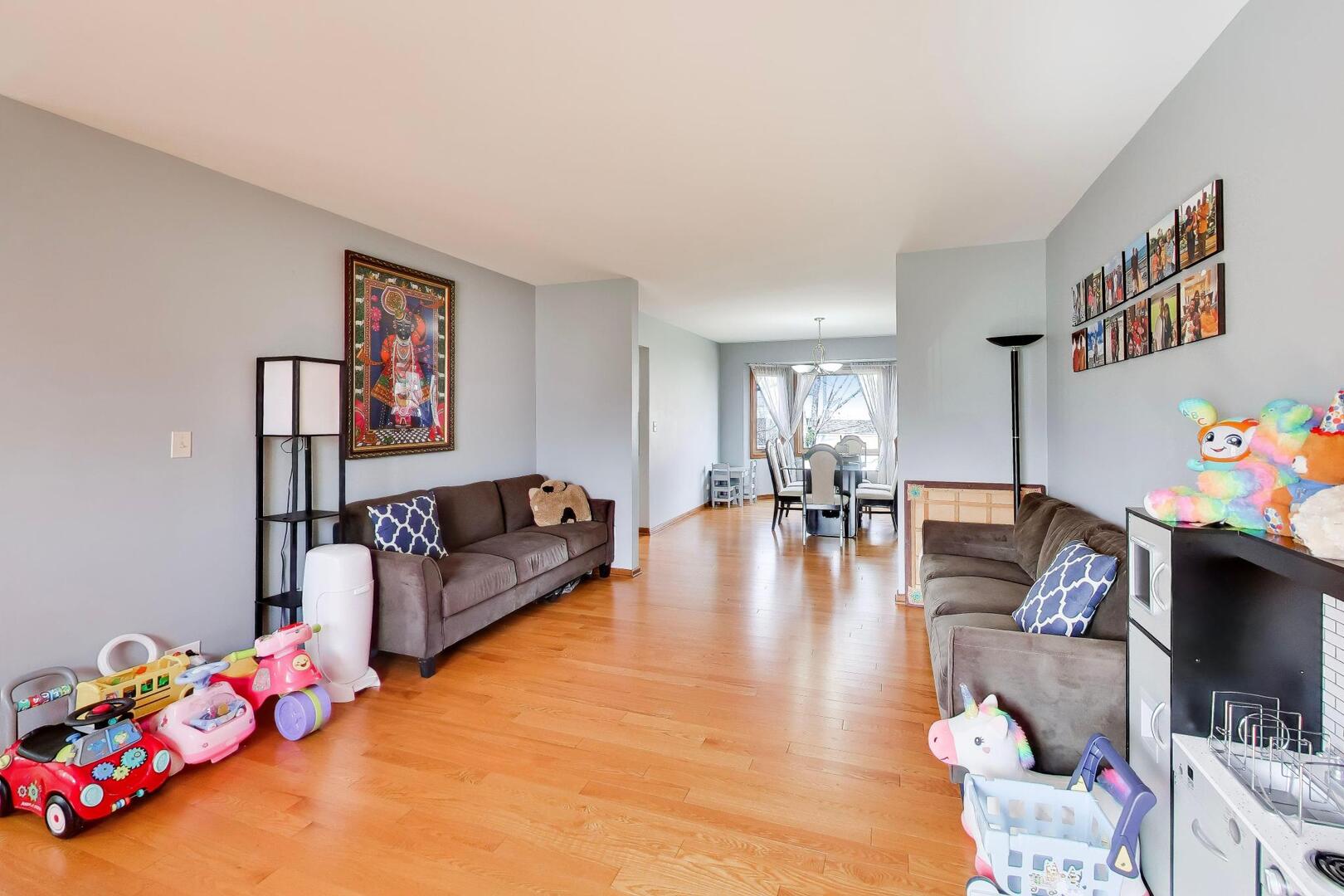 1075 Longford Road Bartlett, IL 60103 - Photo 7 of 53
