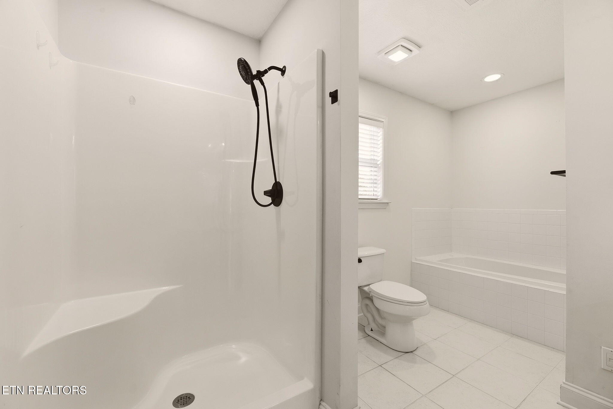 7015 Ghiradelli Road Knoxville, TN 37918 - Photo 13 of 21 15-web-or-mls-ghdll7015 (15)