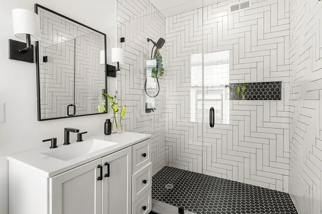 $3,600 | 31 Cunningham Street, Unit 2, Boston, MA 02125