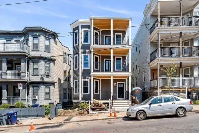 $3,600 | 31 Cunningham Street, Unit 2, Boston, MA 02125