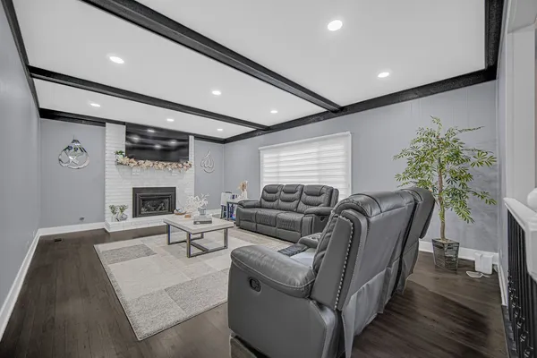$589,900 | 8324 Bromley Street, Orland Park, IL 60462