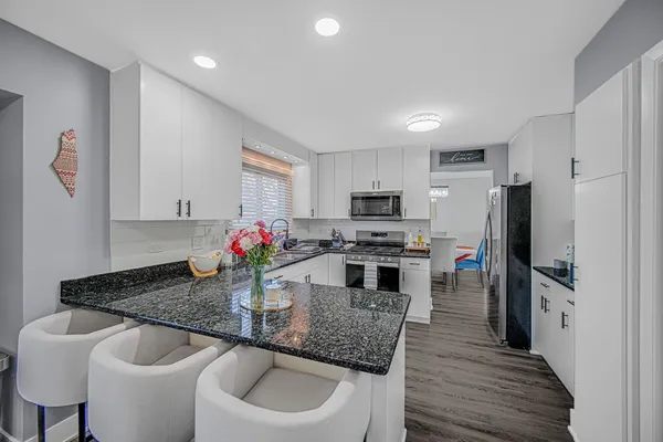 $589,900 | 8324 Bromley Street, Orland Park, IL 60462