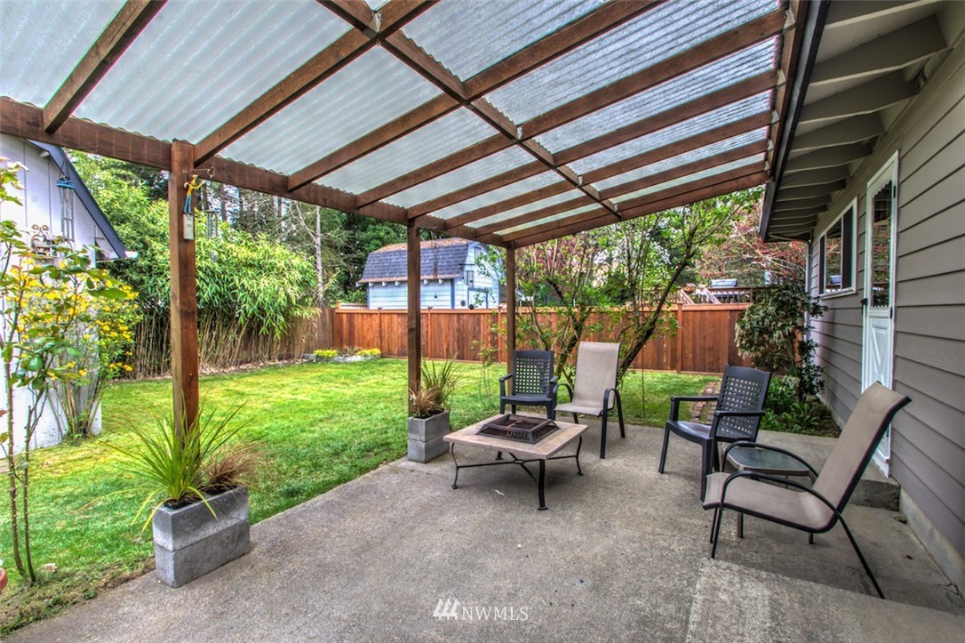 4133 Northeast 17th Street Renton, WA 98059 - Photo 14 of 18