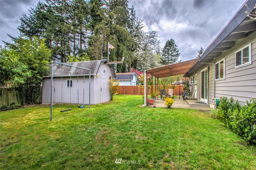 4133 Northeast 17th Street Renton, WA 98059 - Photo 15 of 18