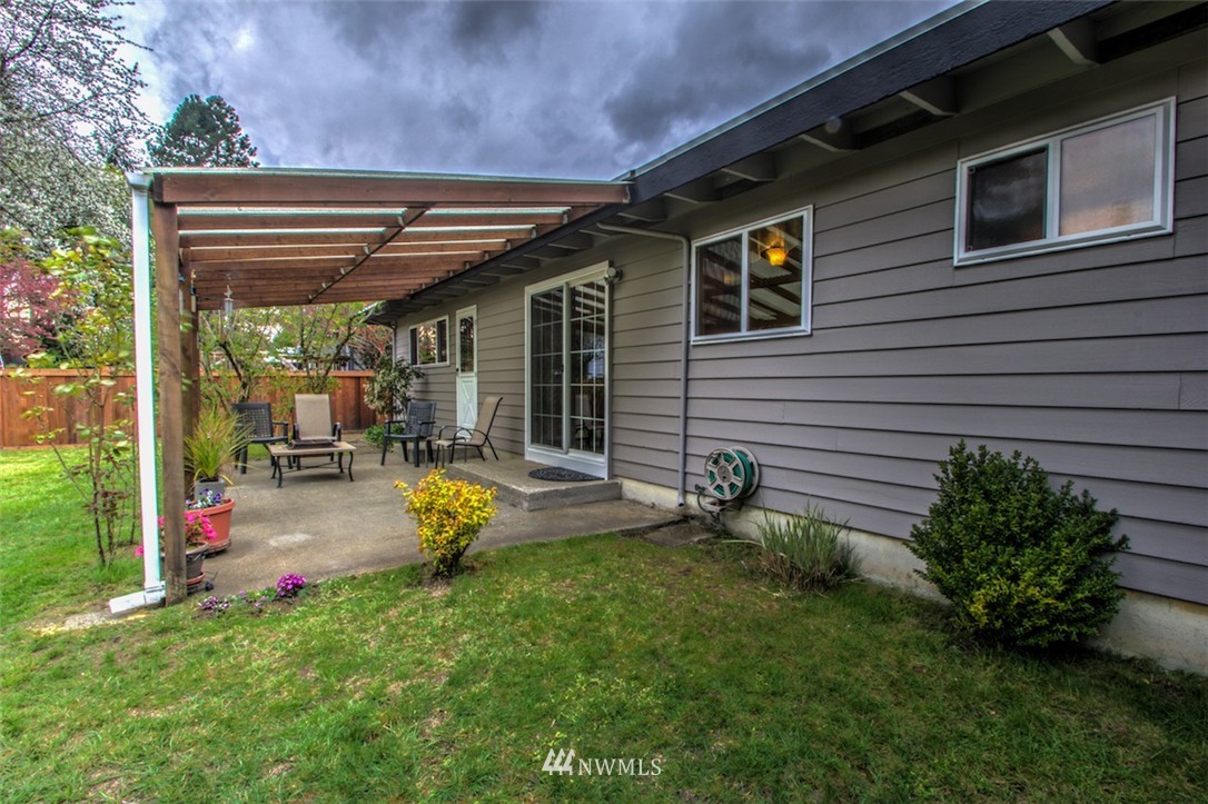 4133 Northeast 17th Street Renton, WA 98059 - Photo 16 of 18