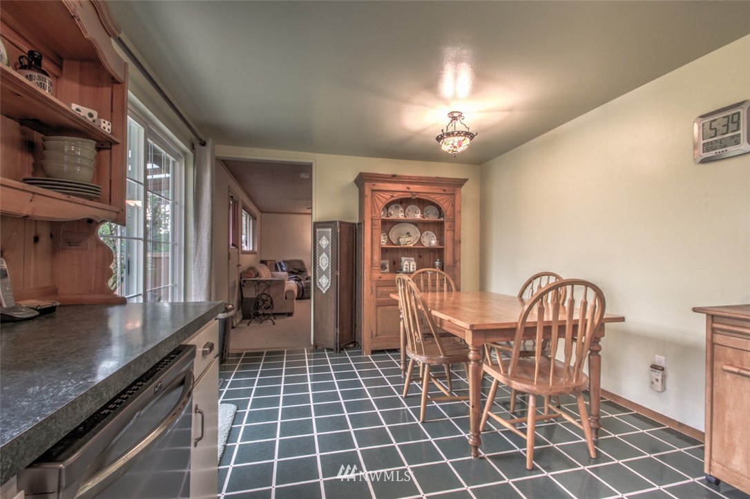 4133 Northeast 17th Street Renton, WA 98059 - Photo 5 of 18