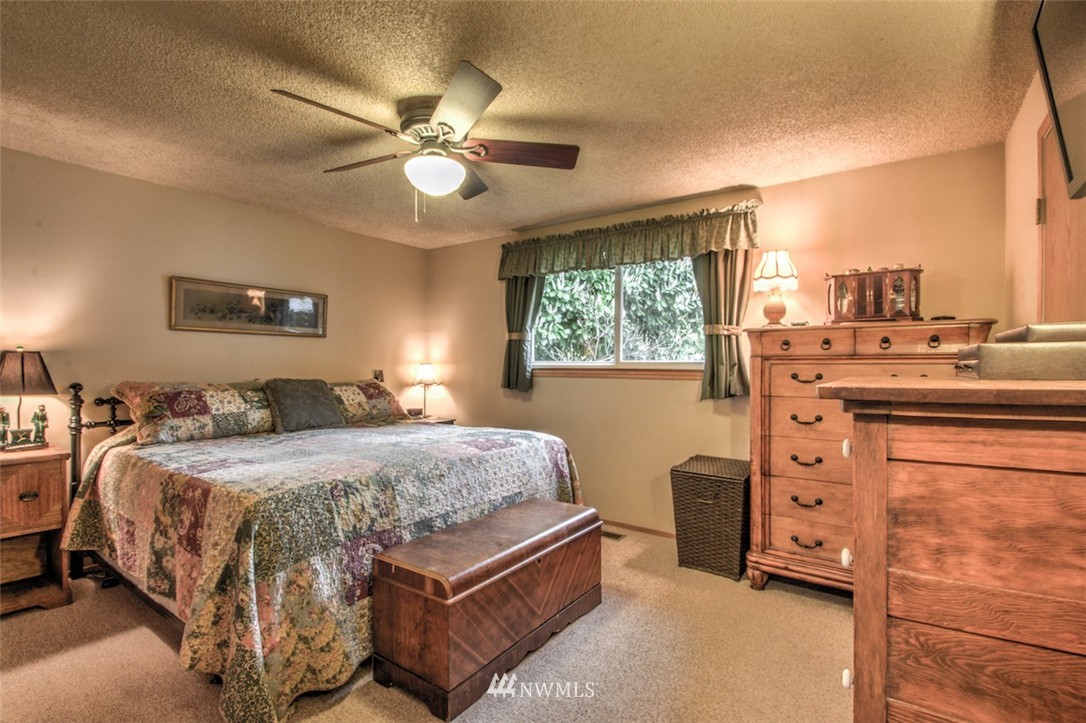 4133 Northeast 17th Street Renton, WA 98059 - Photo 9 of 18