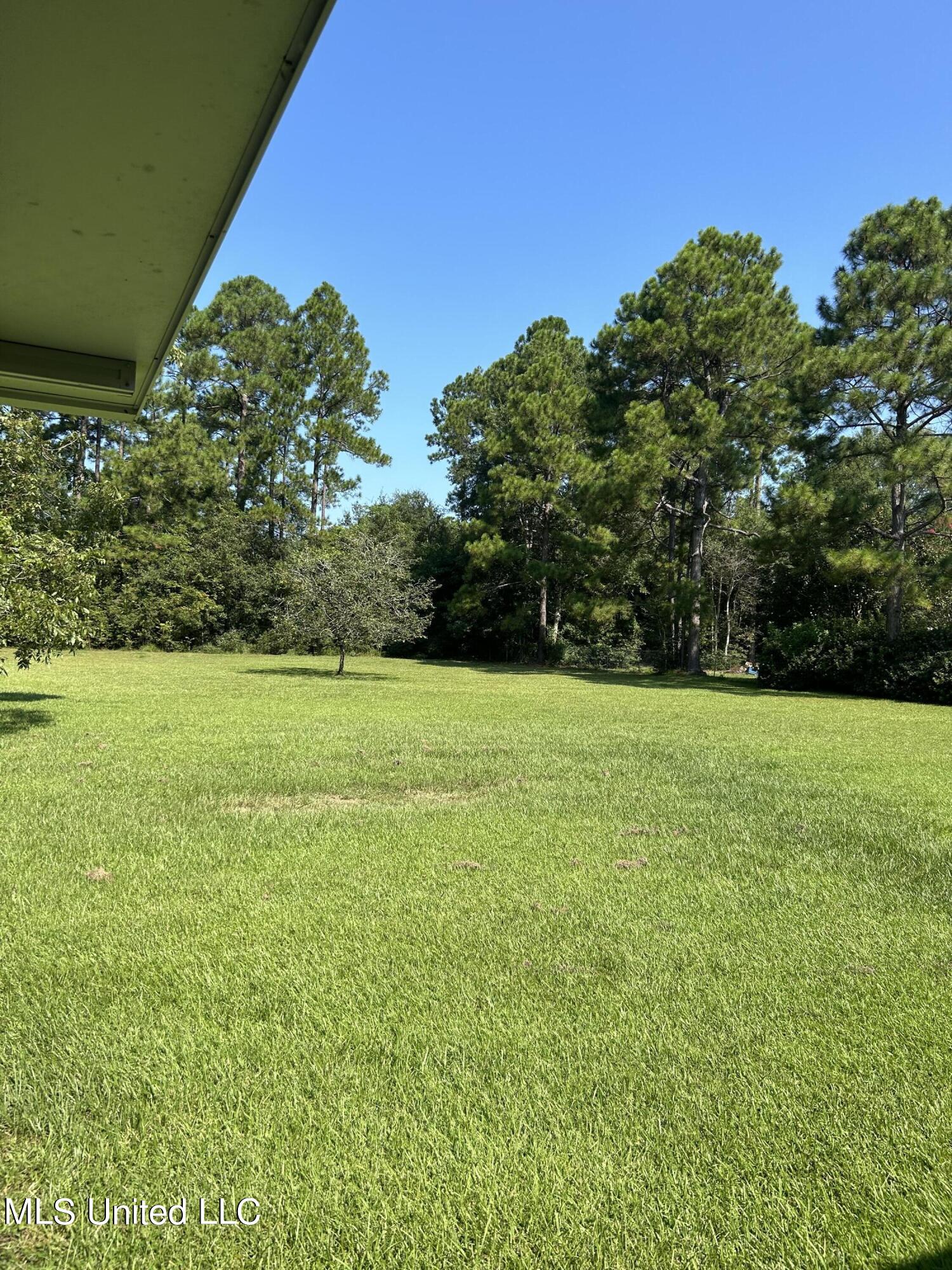 15367 Lorraine Road Biloxi, MS 39532 - Photo 5 of 6 IMG_2653