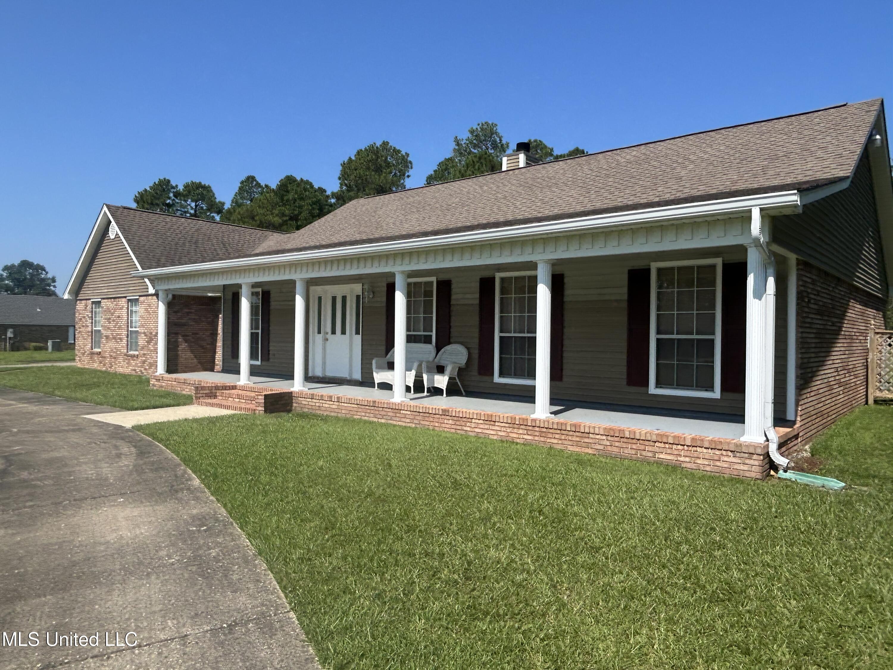 15367 Lorraine Road Biloxi, MS 39532 - Photo 6 of 6 IMG_2669