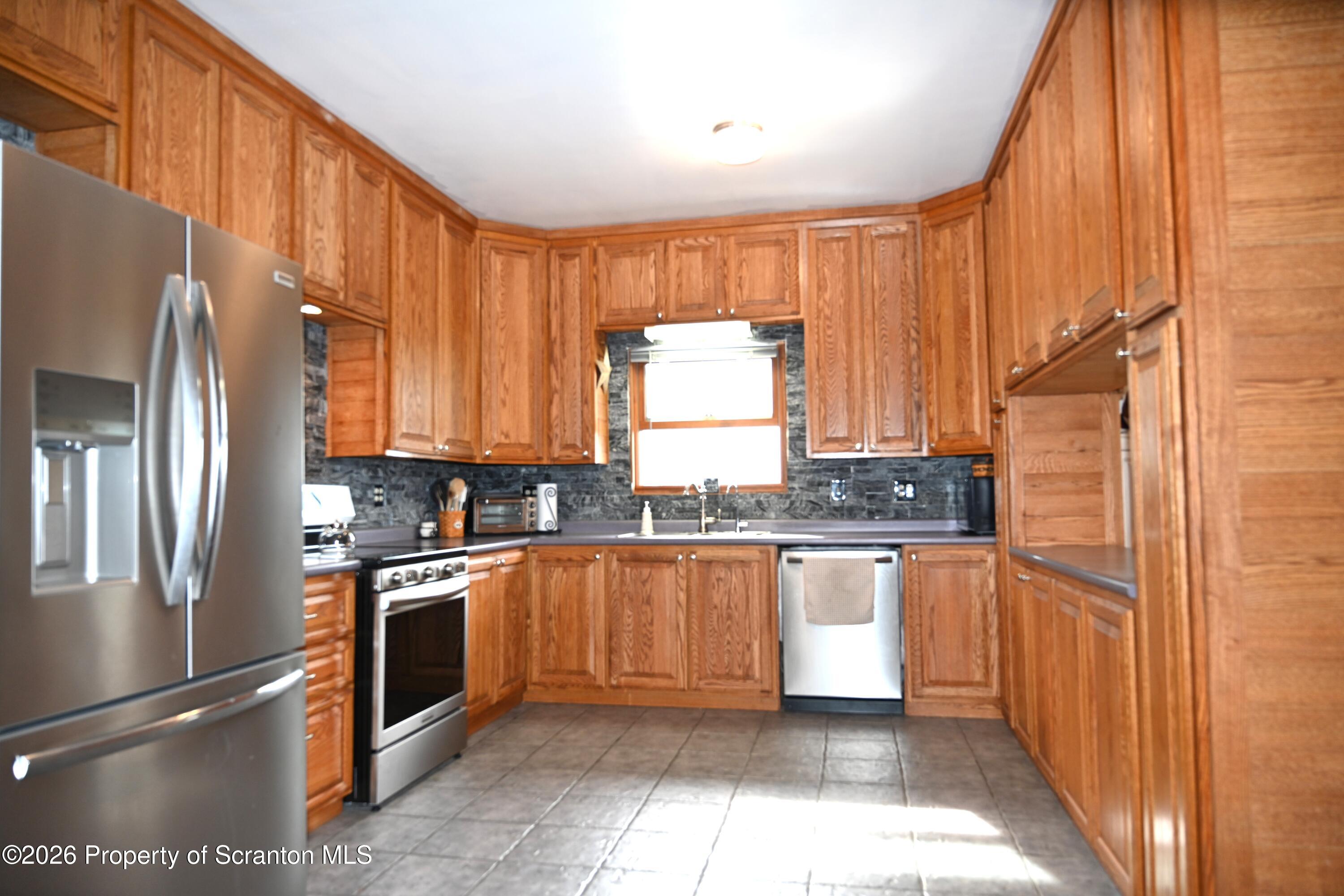 325 Lyons Road Hallstead, PA 18822 - Photo 7 of 56 DSC_2681