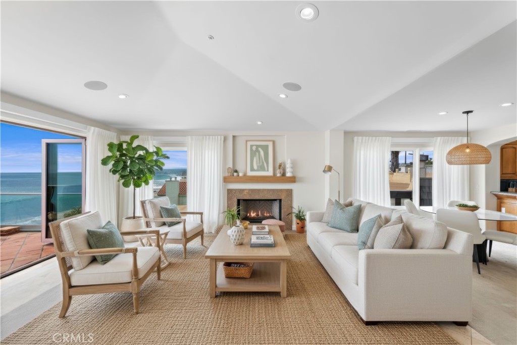 911 Buena Vista, Unit 1 San Clemente, CA 92672 - Photo 3 of 28 virtually staged