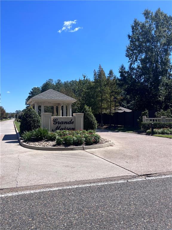 116 Chateau Papillon Mandeville, LA 70471 - Photo 3 of 6