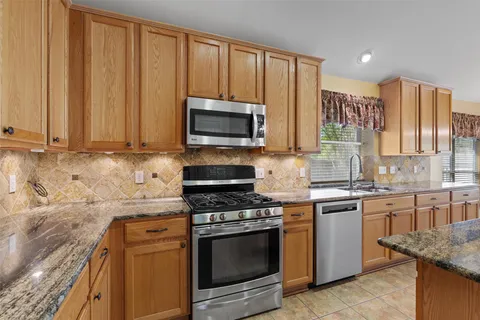 $400,000 | 6814 Thistle Hill Way, Austin, TX 78754