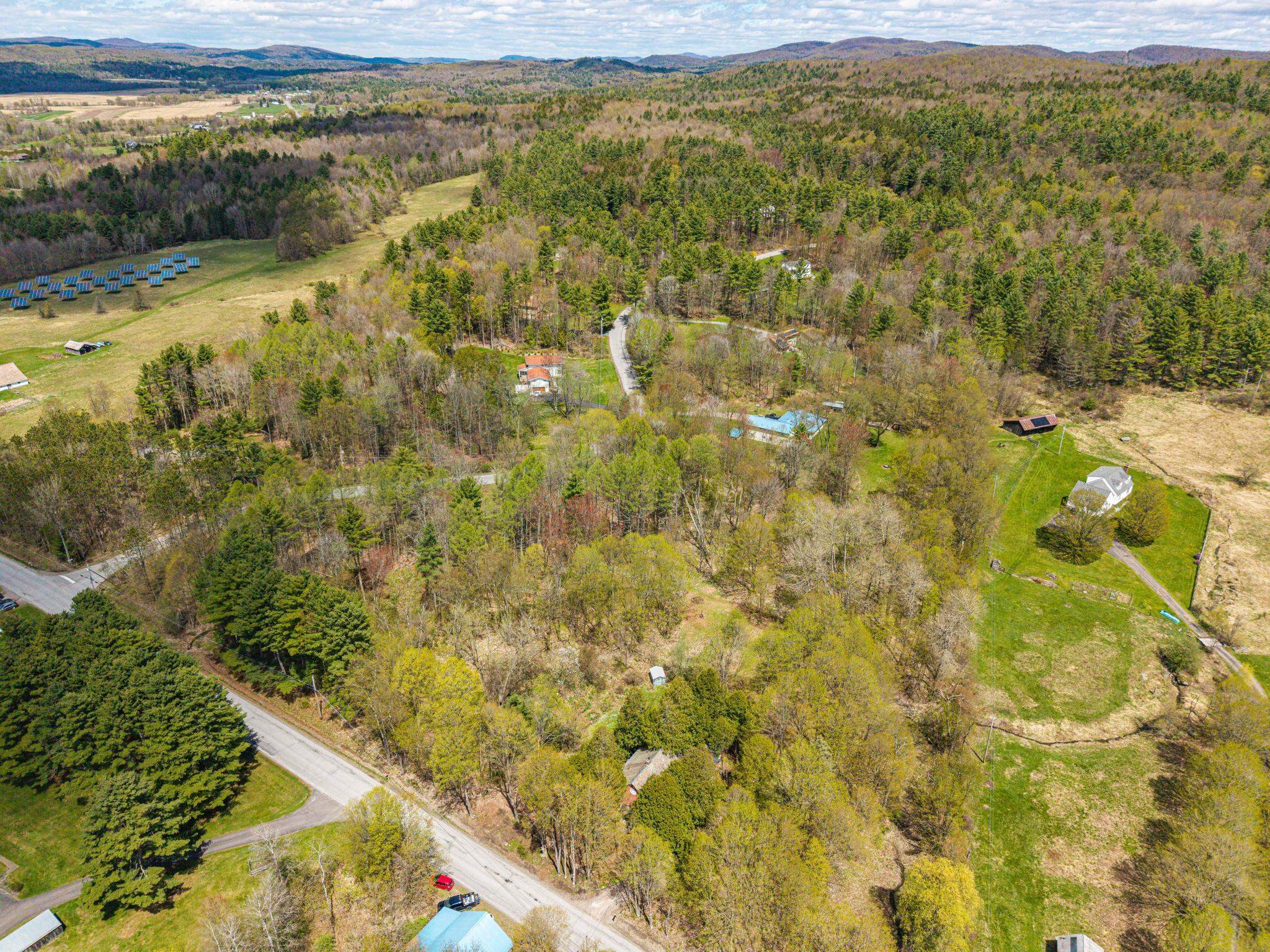 52 Weed Road Essex, VT 05452 - Photo 4 of 14