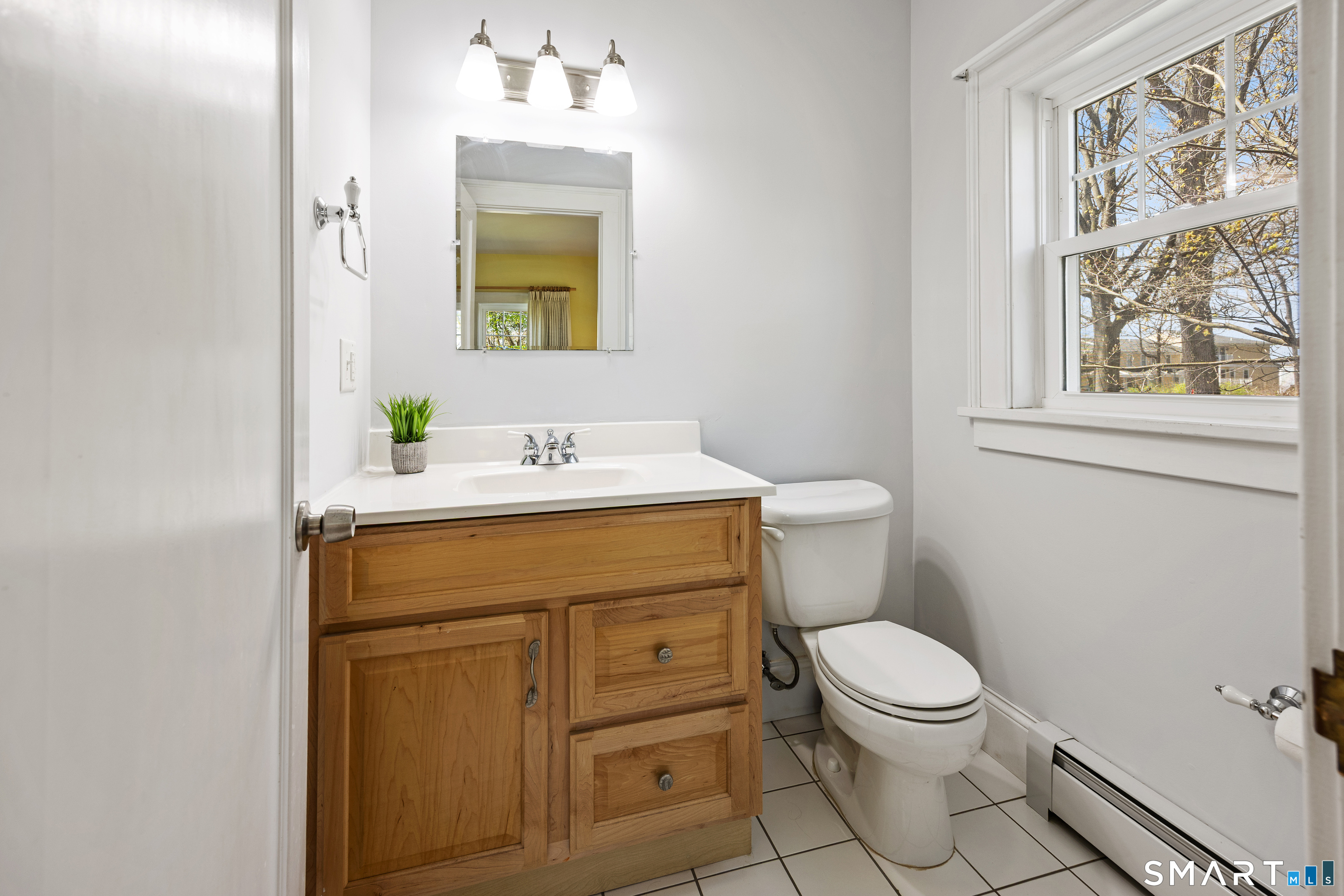 34 Clintonville Road North Haven, CT 06473 - Photo 18 of 40 1st Floor Full Bath