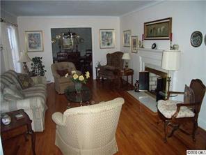 216 Hodgson Road Charlotte, NC 28211 - Photo 2 of 16 Gallery Image 2