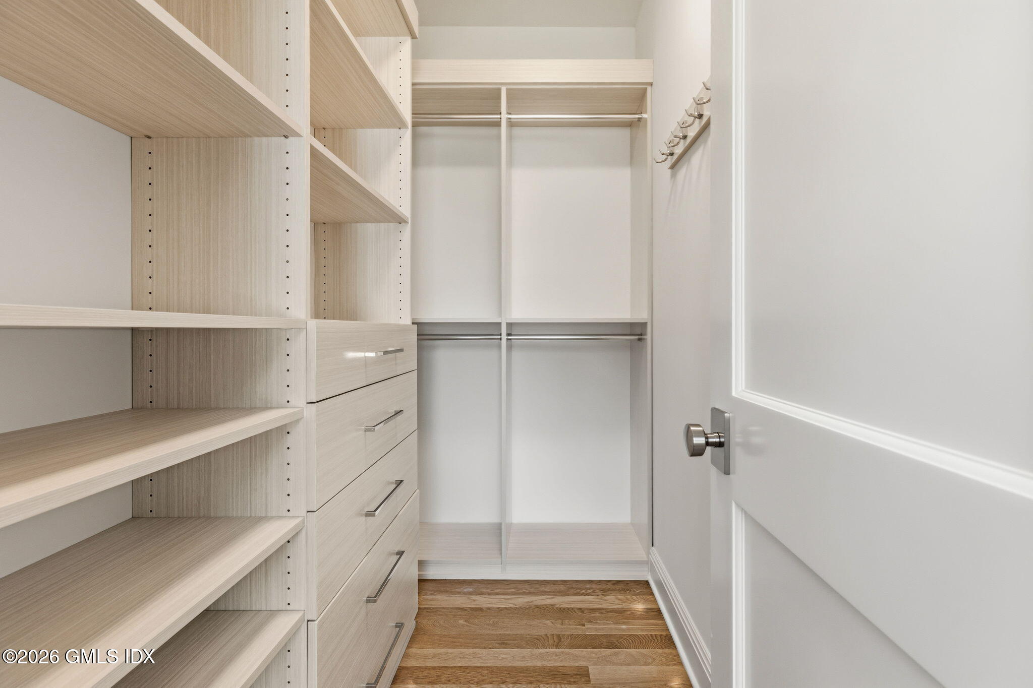 11 Hearthstone Drive Riverside, CT 06878 - Photo 24 of 37 2-Walk-in Closets