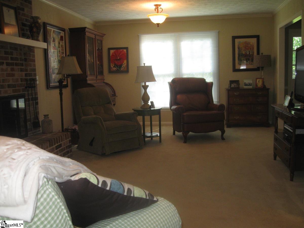 247 McCall Road Simpsonville, SC 29680 - Photo 8 of 36 Gallery Image 8