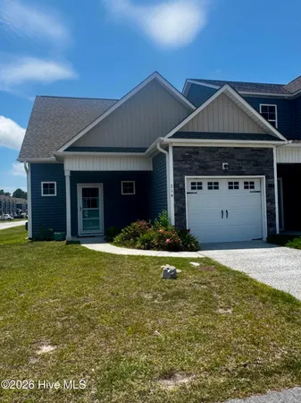 $1,950 | 314 South Stingray Lane, Sneads Ferry, NC 28460