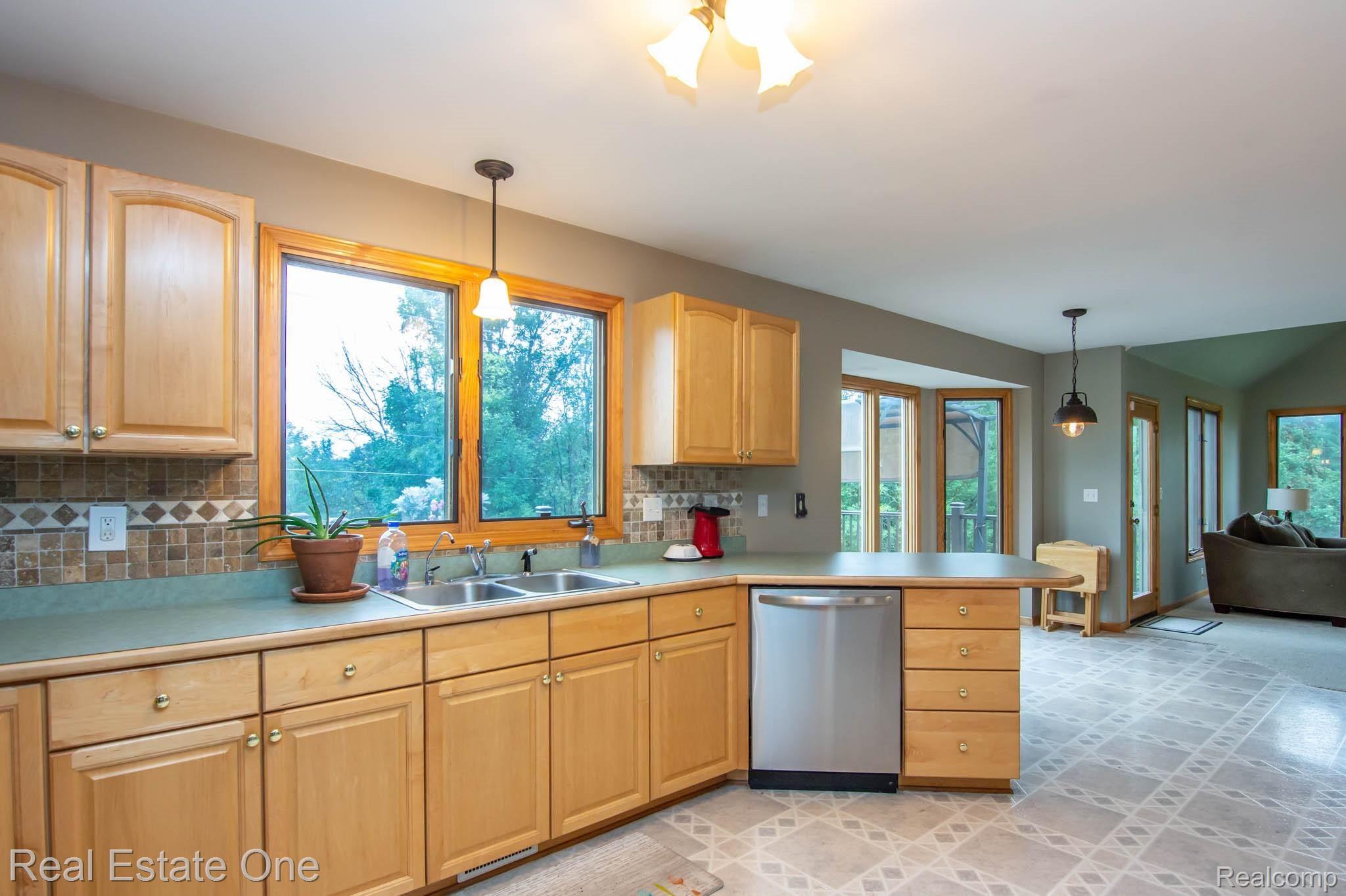 07_Kitchen_12101Green.jpg