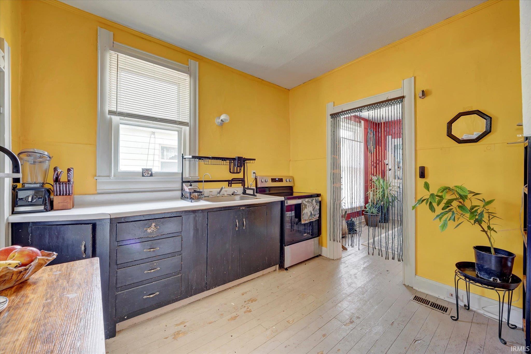 613 South Walnut Street Bloomington, IN 47401 - Photo 15 of 33