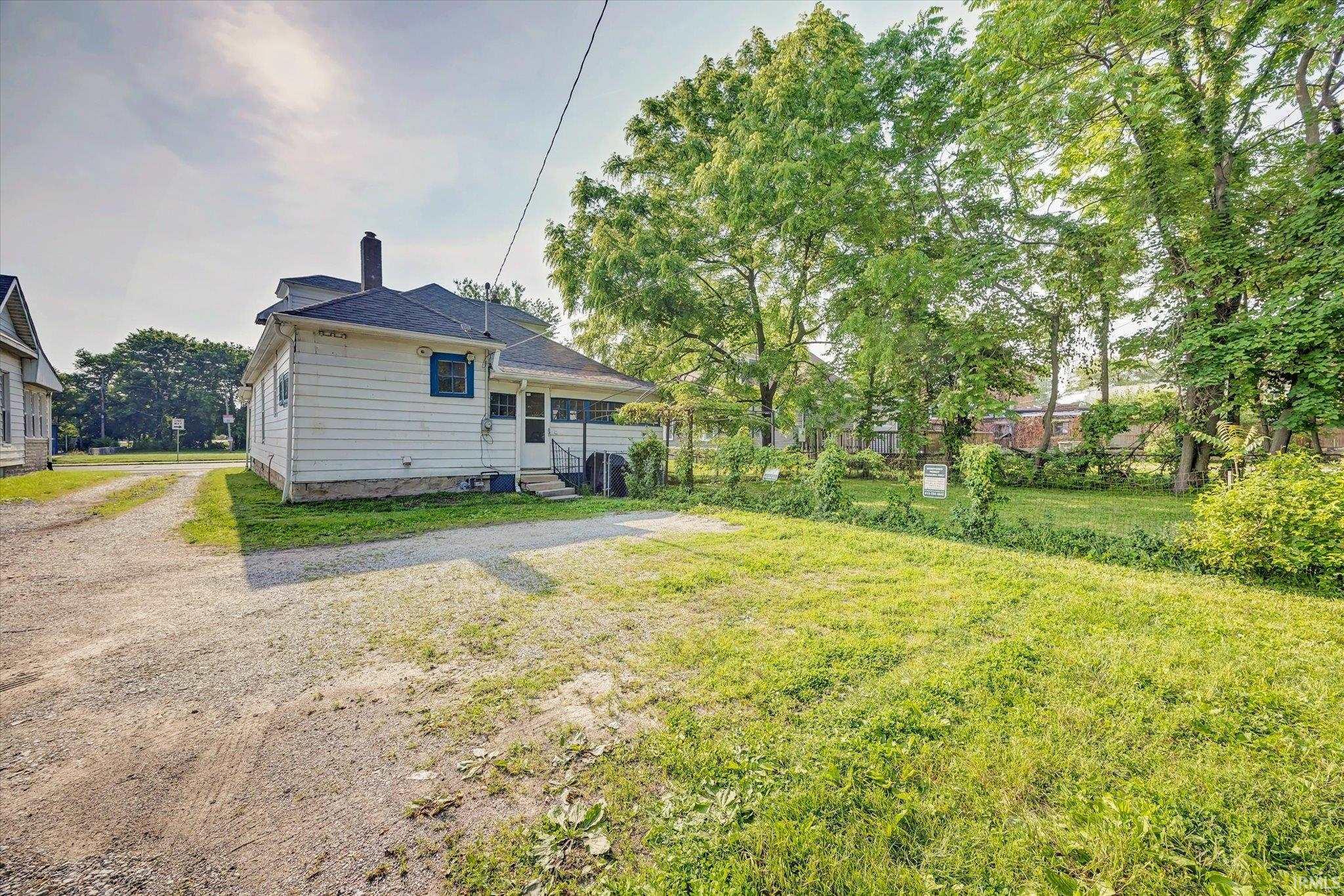 613 South Walnut Street Bloomington, IN 47401 - Photo 29 of 33