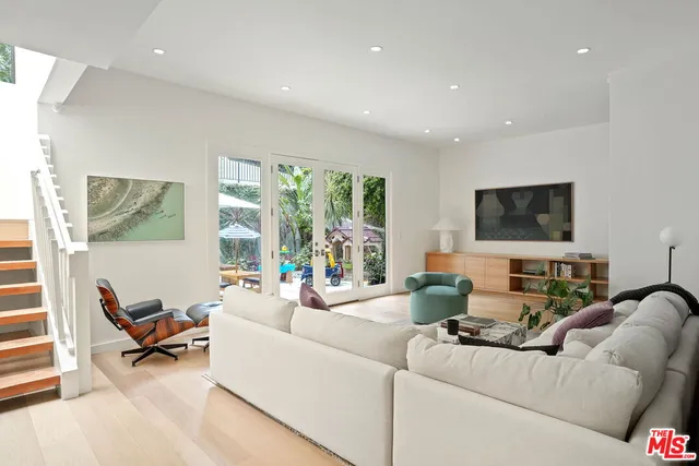 $13,900 | 2418 Canyon Oak Drive, Los Angeles, CA 90068