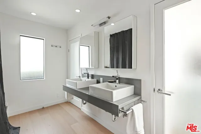 $13,900 | 2418 Canyon Oak Drive, Los Angeles, CA 90068