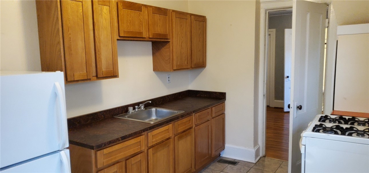 44 Park Avenue, Unit 3 Rochester, NY 14607 - Photo 9 of 11