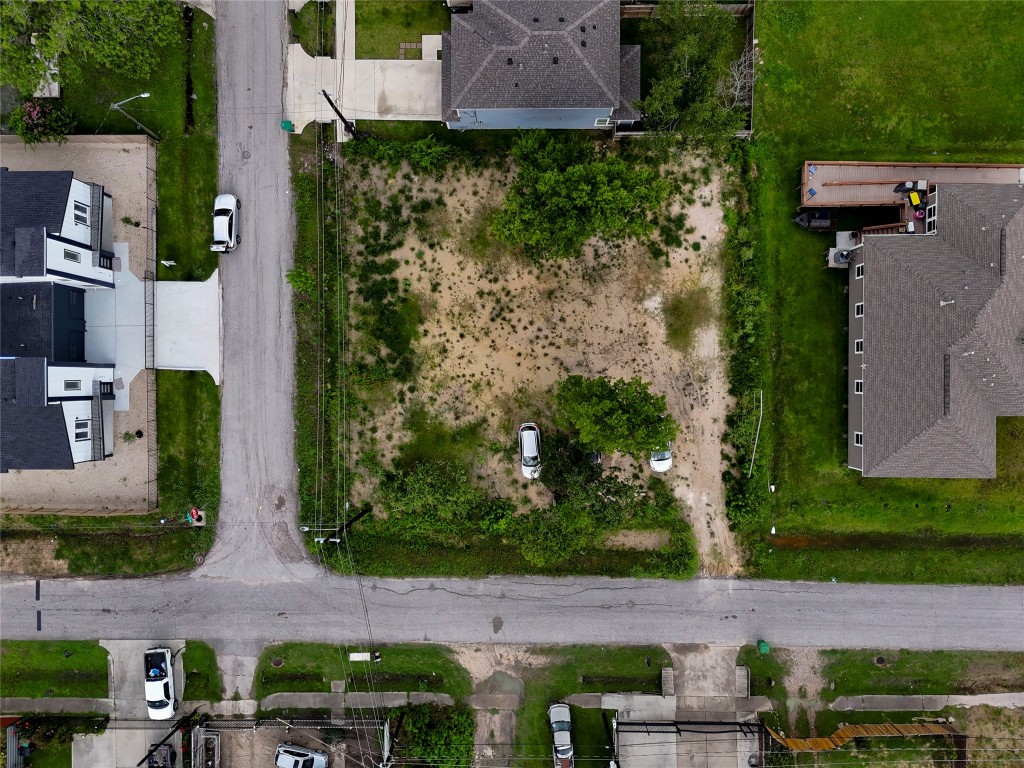 5510 Haight Street Houston, TX 77028 - Photo 12 of 26 an aerial view of multiple houses with yard