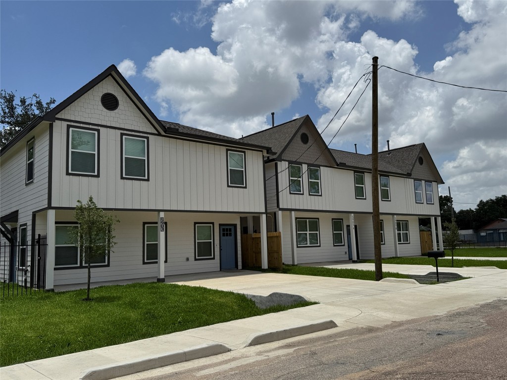 5510 Haight Street Houston, TX 77028 - Photo 18 of 26 a front view of a house with a yard
