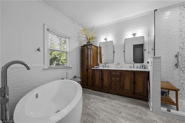 $625,000 | 5 Northline Place, Greensboro, NC 27410