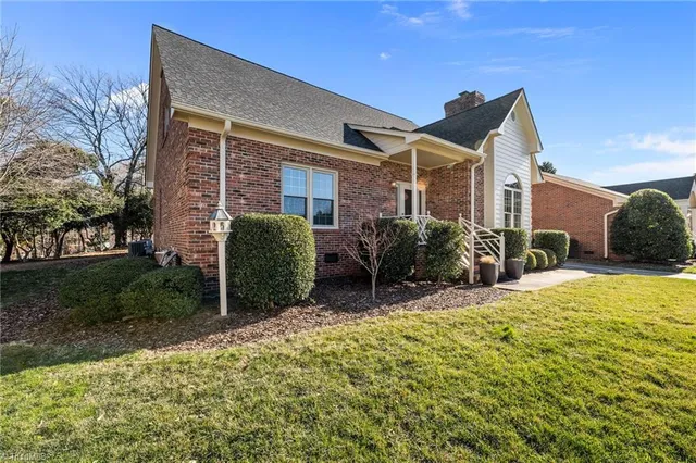 $625,000 | 5 Northline Place, Greensboro, NC 27410