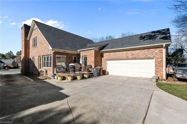 $625,000 | 5 Northline Place, Greensboro, NC 27410