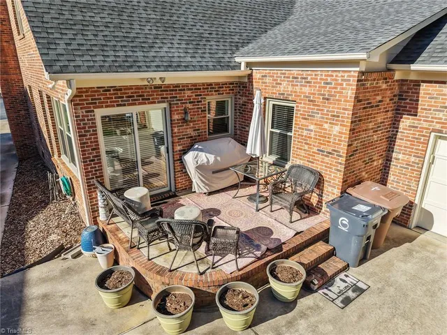 $625,000 | 5 Northline Place, Greensboro, NC 27410