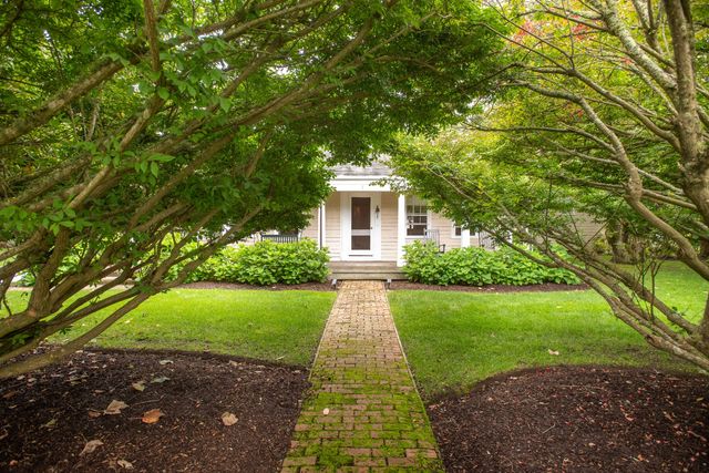 $12,000,000 | 20 Main Street, Nantucket, MA 02554