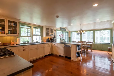 $12,000,000 | 20 Main Street, Nantucket, MA 02554