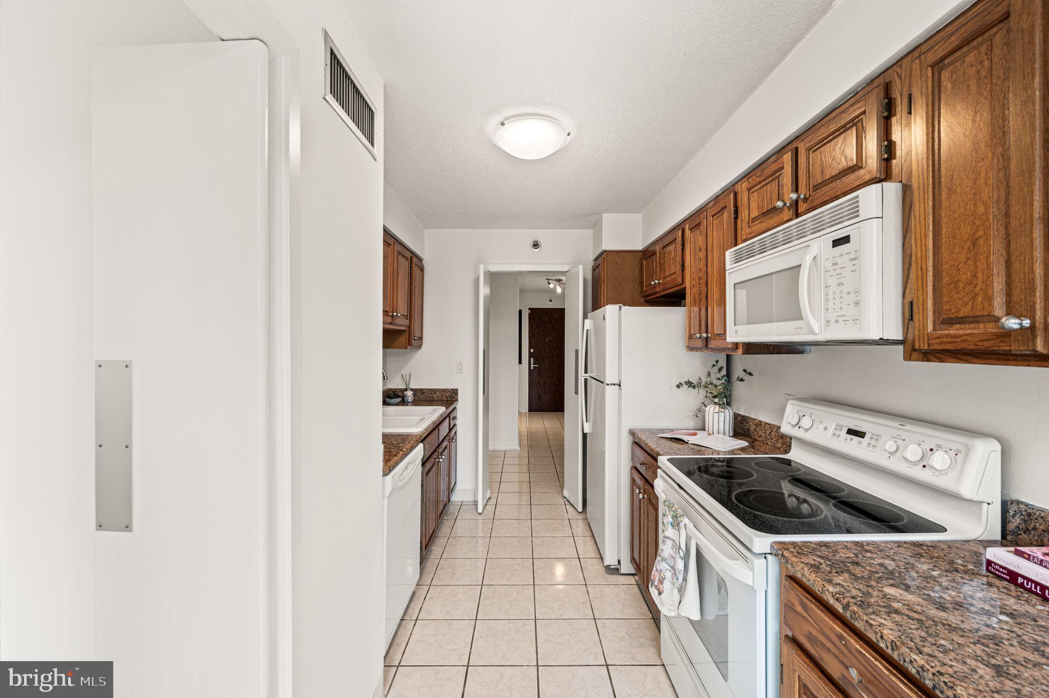 2018 Walnut Street, Unit 5B Philadelphia, PA 19103 - Photo 10 of 43 Kitchen