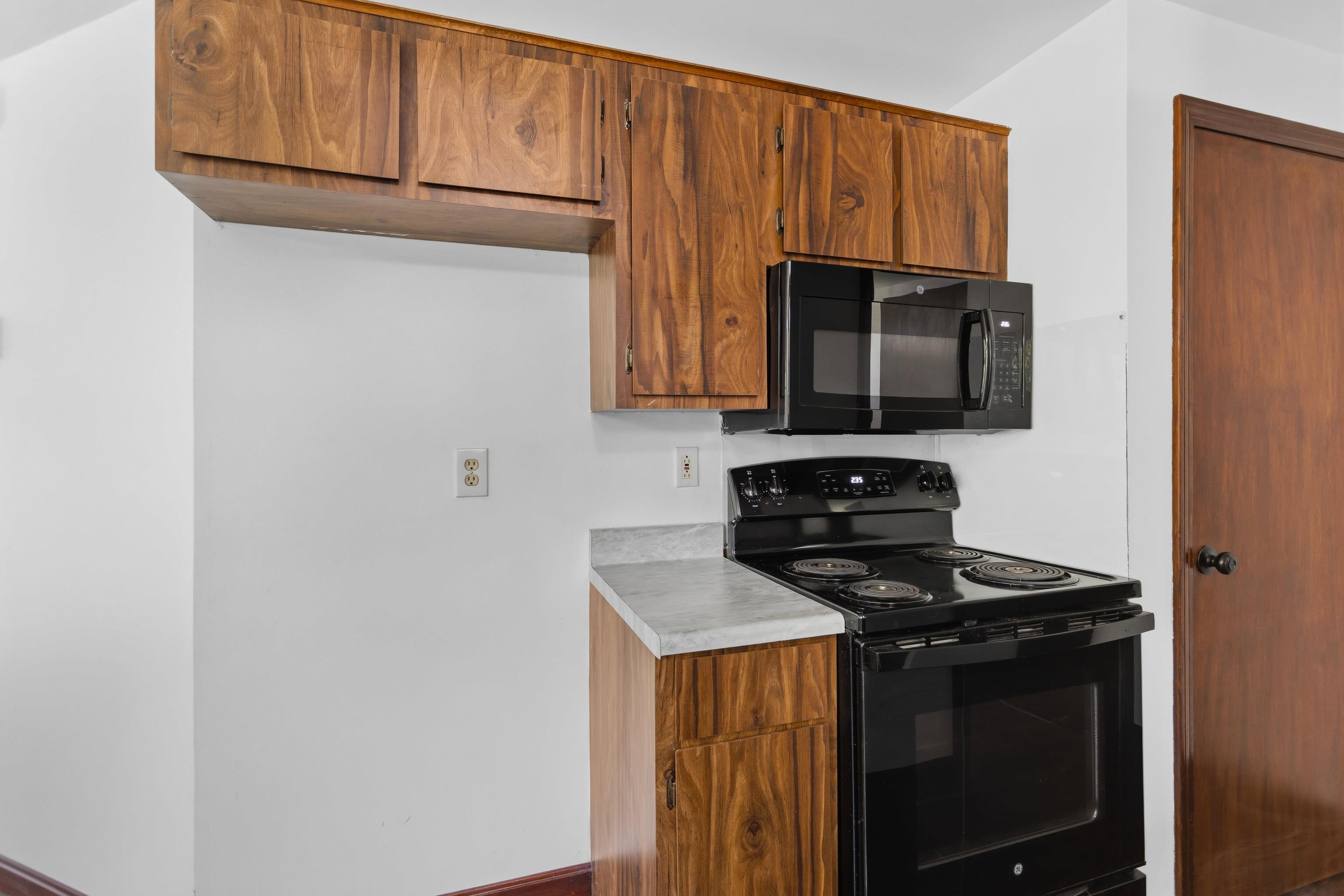 31 Juniper Road, Unit L & R Derry, NH 03038 - Photo 23 of 60 Gallery Image 23