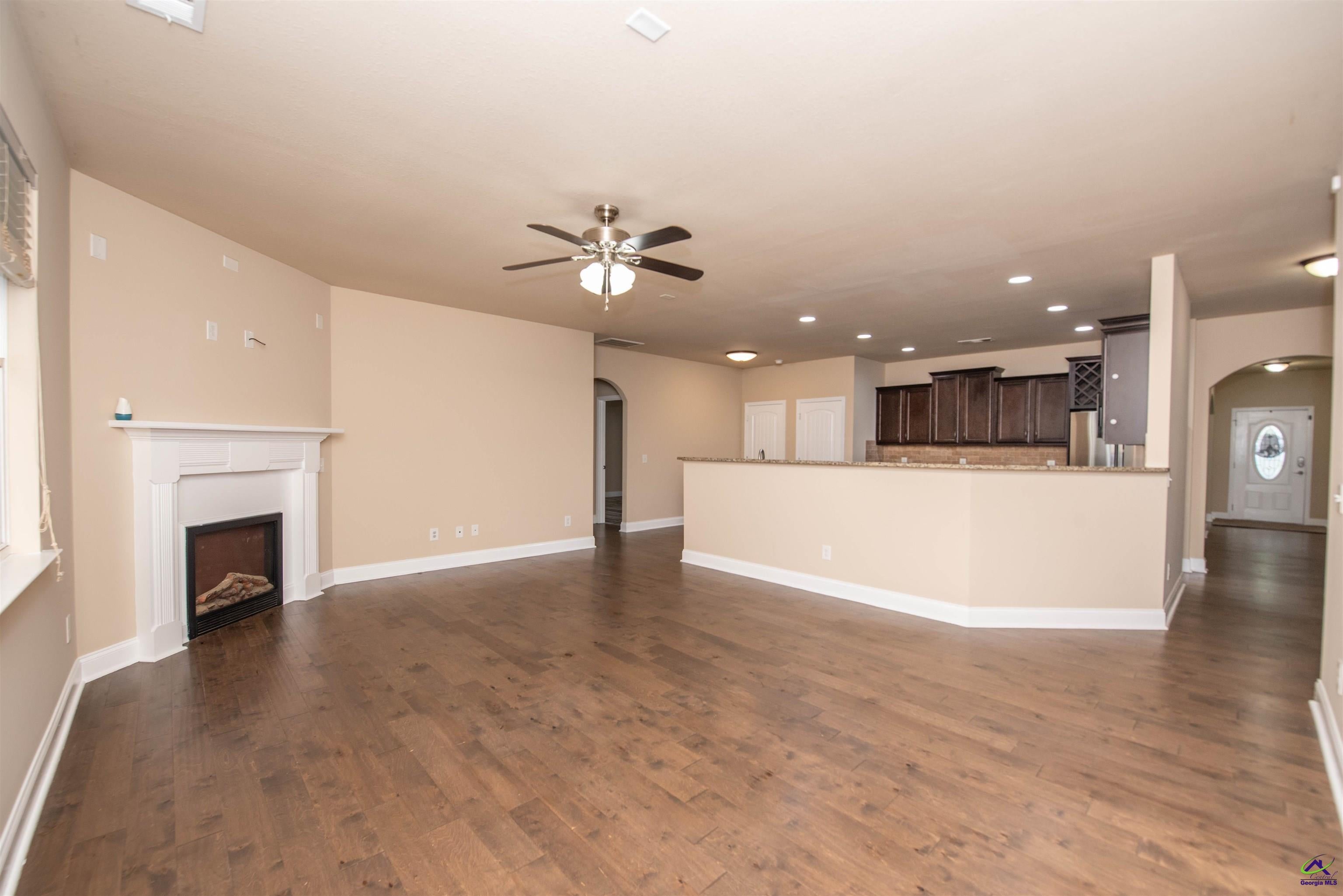 212 Christopher Luke Circle Perry, GA 31069 - Photo 6 of 58 Gallery Image 6