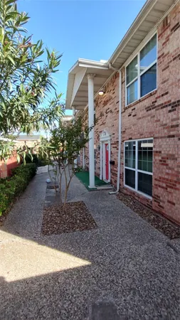 $1,500 | 4513 Avenue P 1/2, Unit 3, Galveston, TX 77551